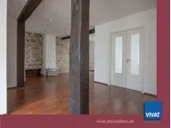 Titelbild für GRUNDSTÜCK UND GEBÄUDE: Das 1.275 m² große Grundstück beherbergt ein